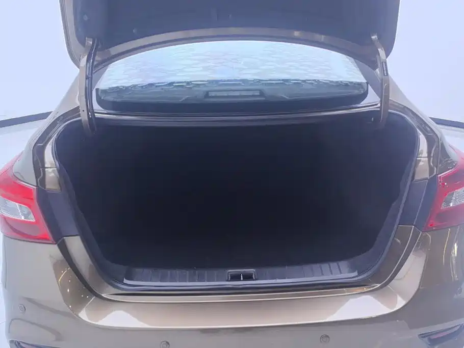 Nissan Sylphy — миниатюра 4