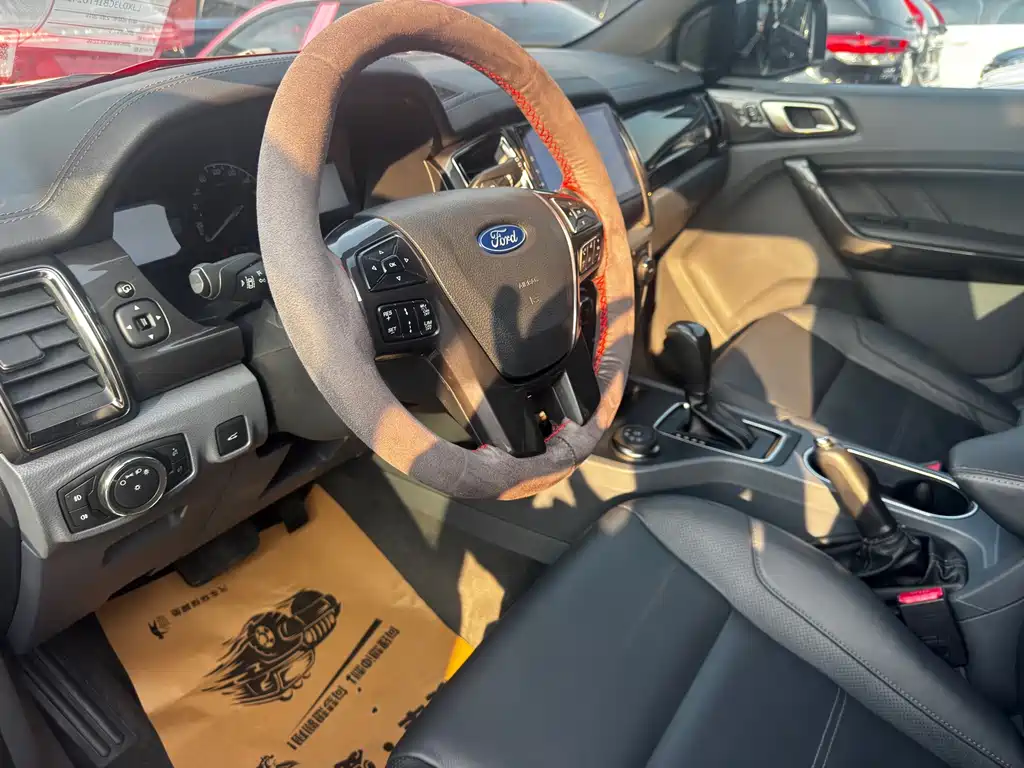 Ford Everest — миниатюра 12