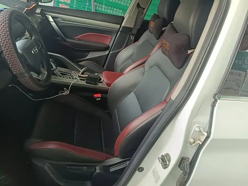 Geely Binyue — миниатюра 15
