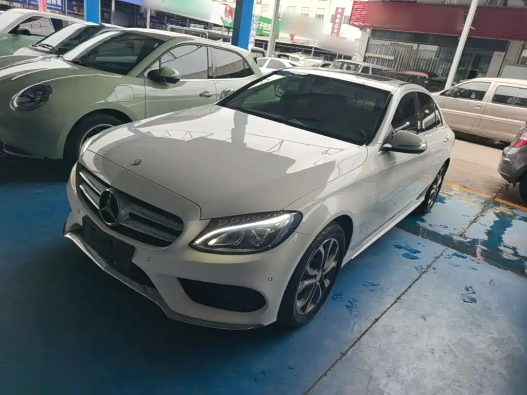 Mercedes-Benz C-Class — миниатюра 2