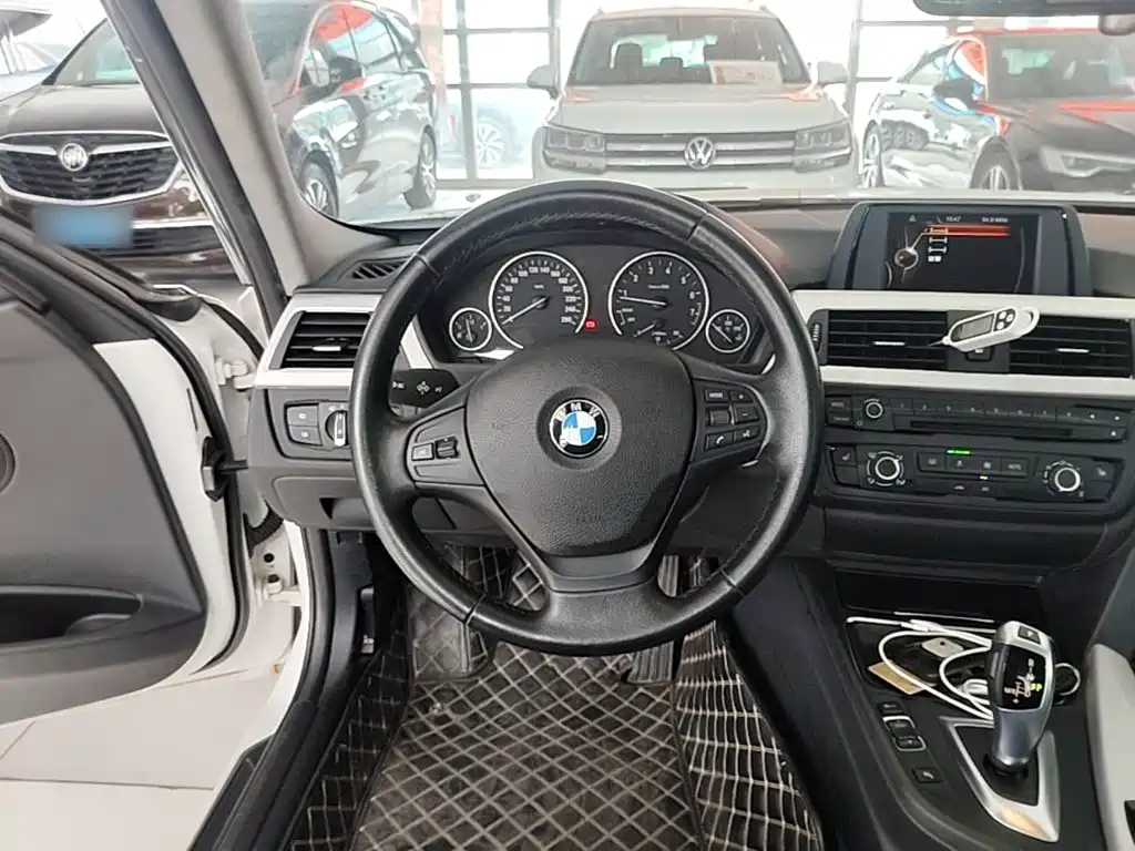 BMW 3 Series — миниатюра 11