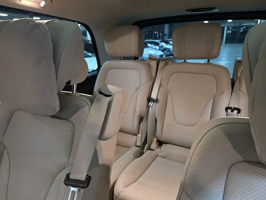 Mercedes-Benz V-Class — миниатюра 11