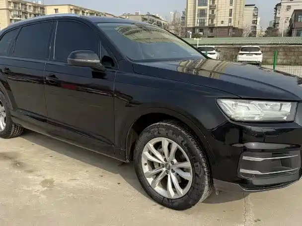 Audi Q7 — миниатюра 3