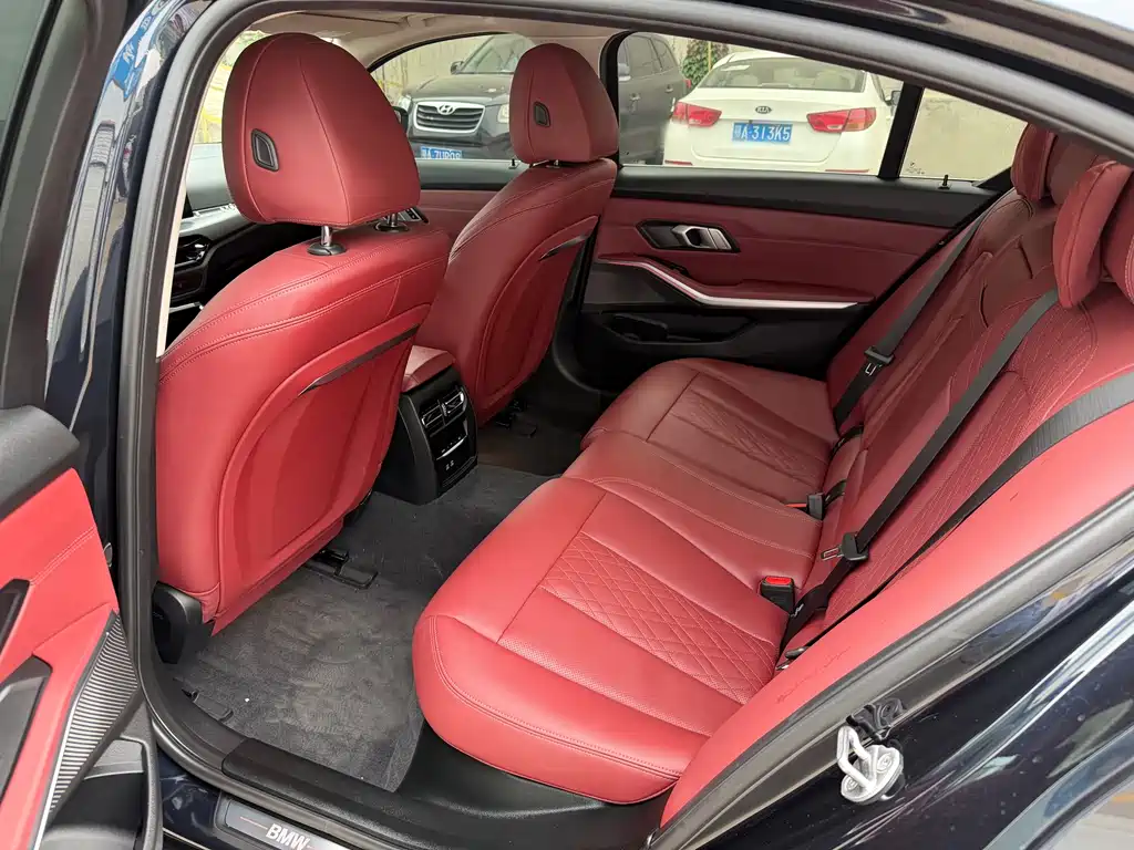 BMW i3 2025 eDrive 35 L
