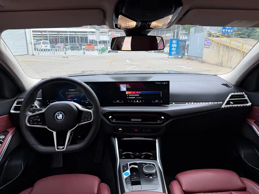 BMW i3 2025 eDrive 35 L