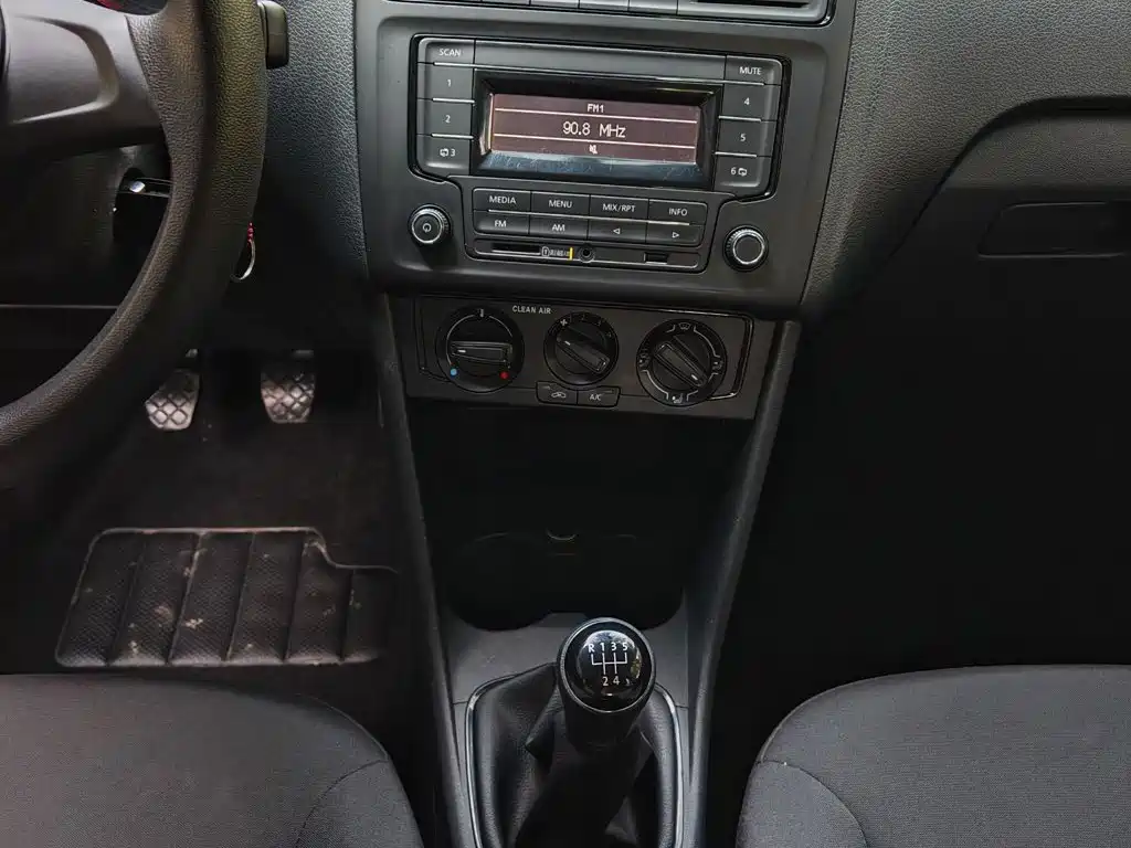Volkswagen Polo — миниатюра 14