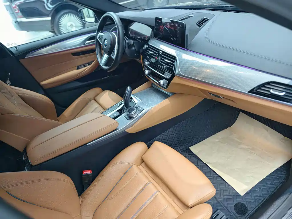 BMW 5 Series (Import) — миниатюра 7