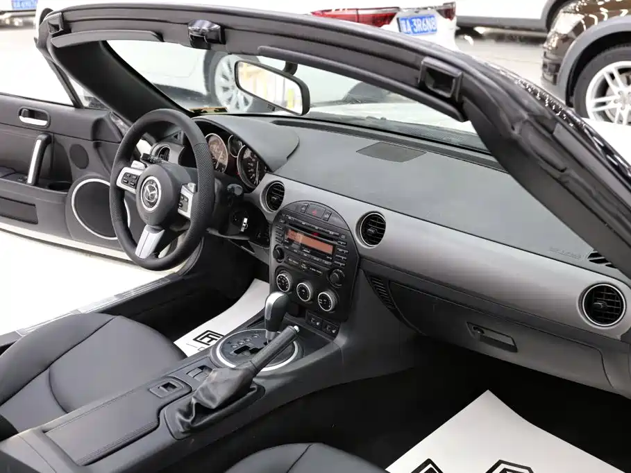Mazda MX-5 — миниатюра 12