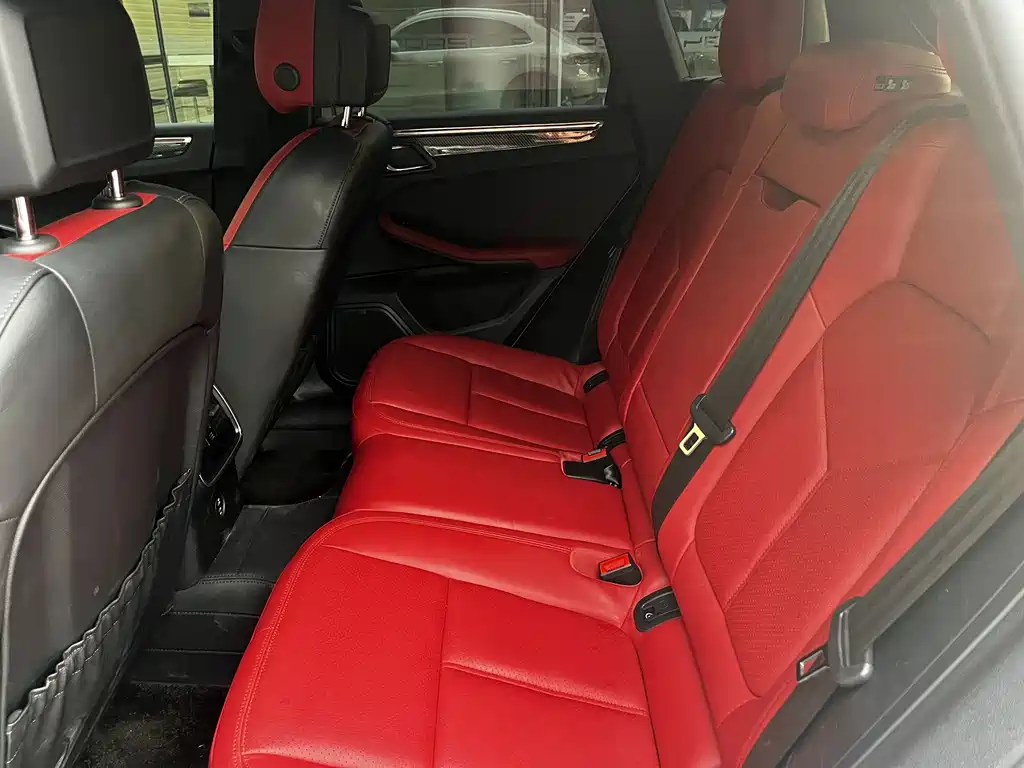 Porsche Macan — миниатюра 11
