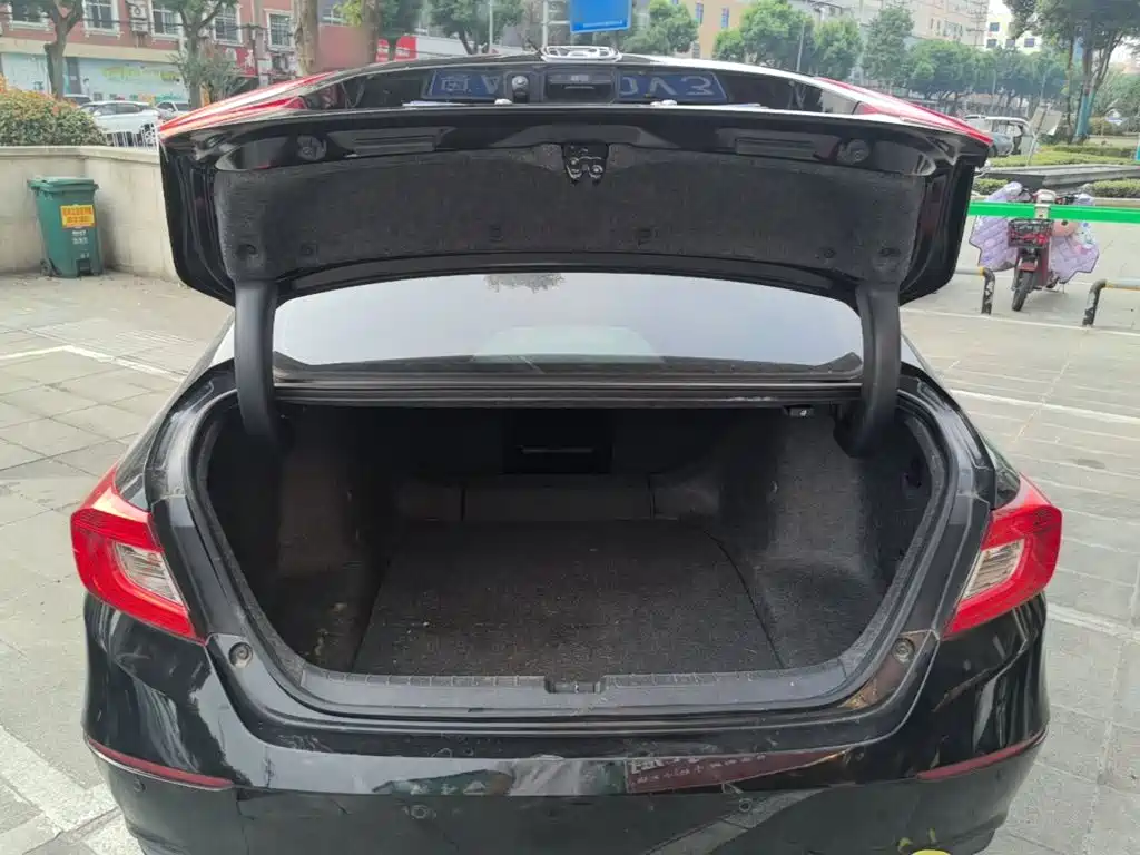Honda Accord — миниатюра 19