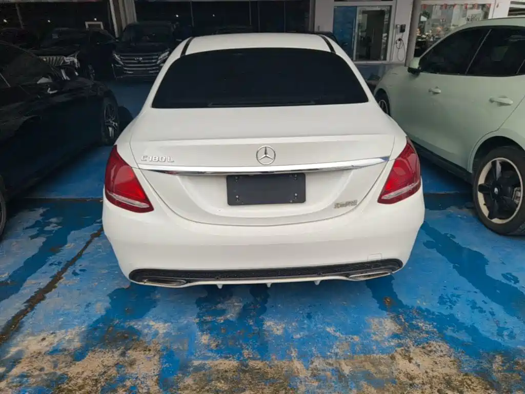 Mercedes-Benz C-Class — миниатюра 6