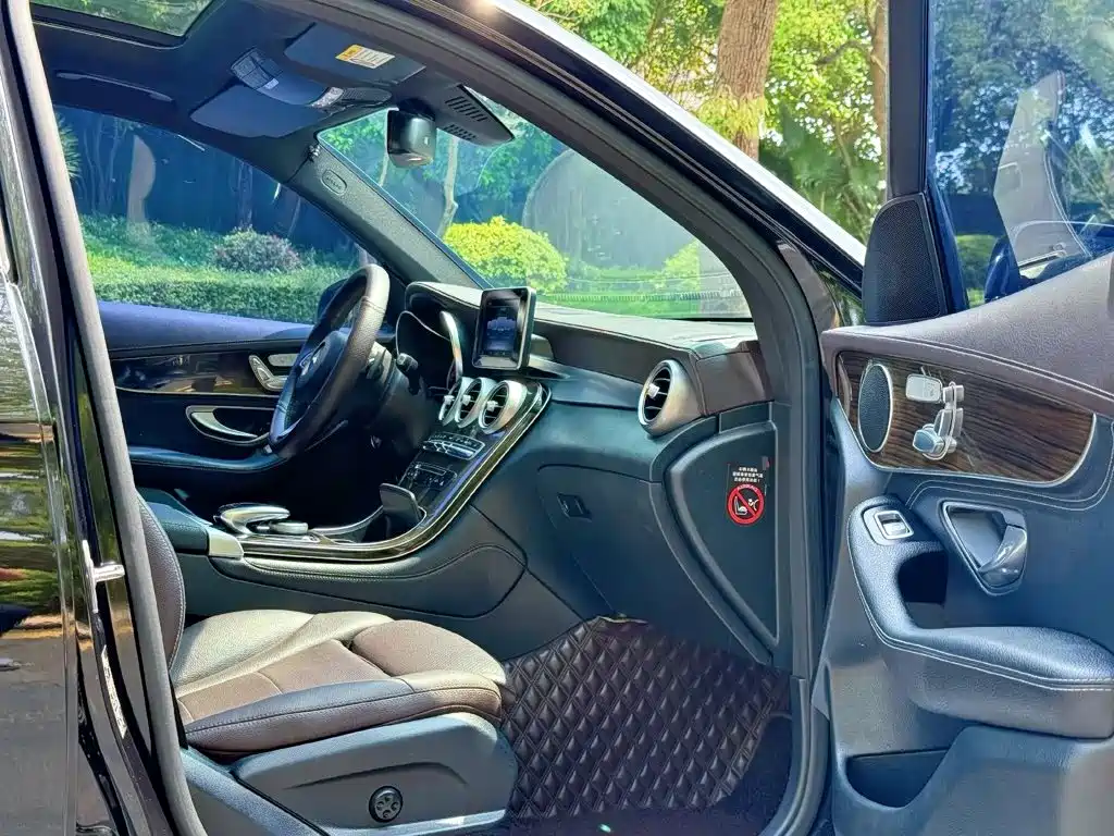 Mercedes-Benz GLC — миниатюра 12
