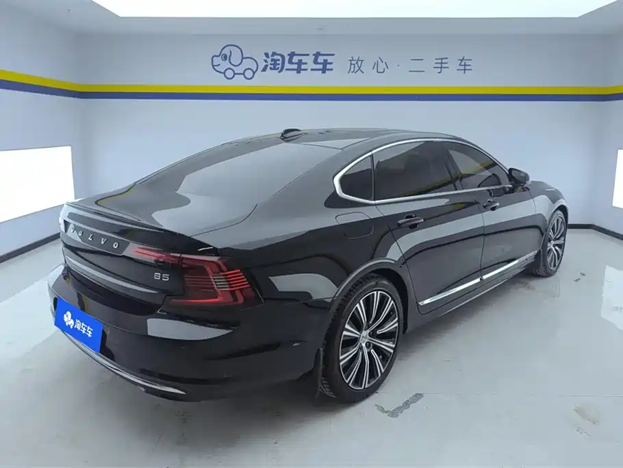 Volvo S90 2024 B5 Luxury
