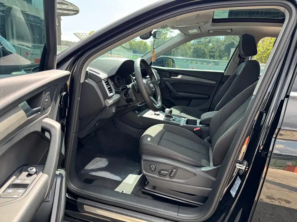 Audi Q5L — миниатюра 25