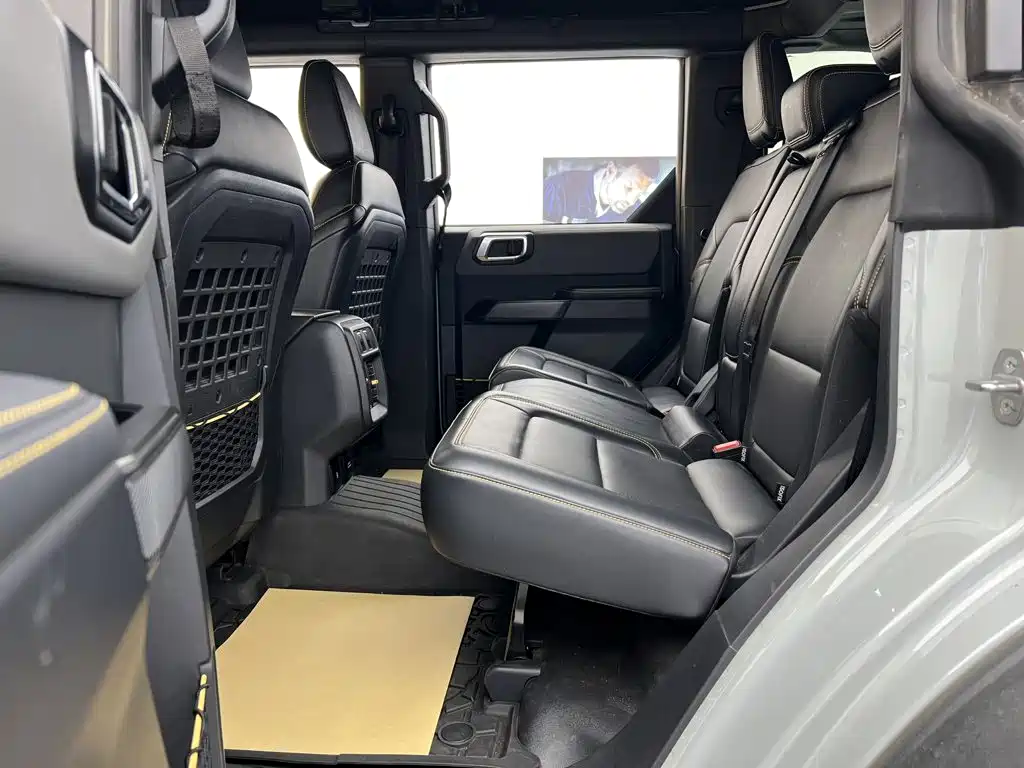 Ford Bronco — миниатюра 20