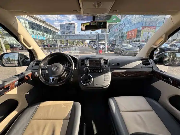 Volkswagen Multivan — миниатюра 3