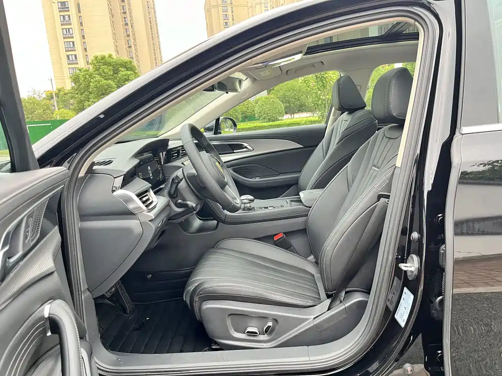 Hongqi Hongqi H5 — миниатюра 7