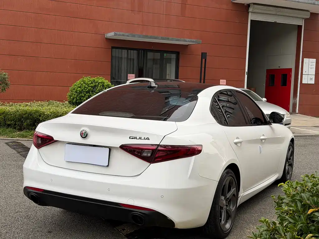 Alfa Romeo Giulia — миниатюра 19