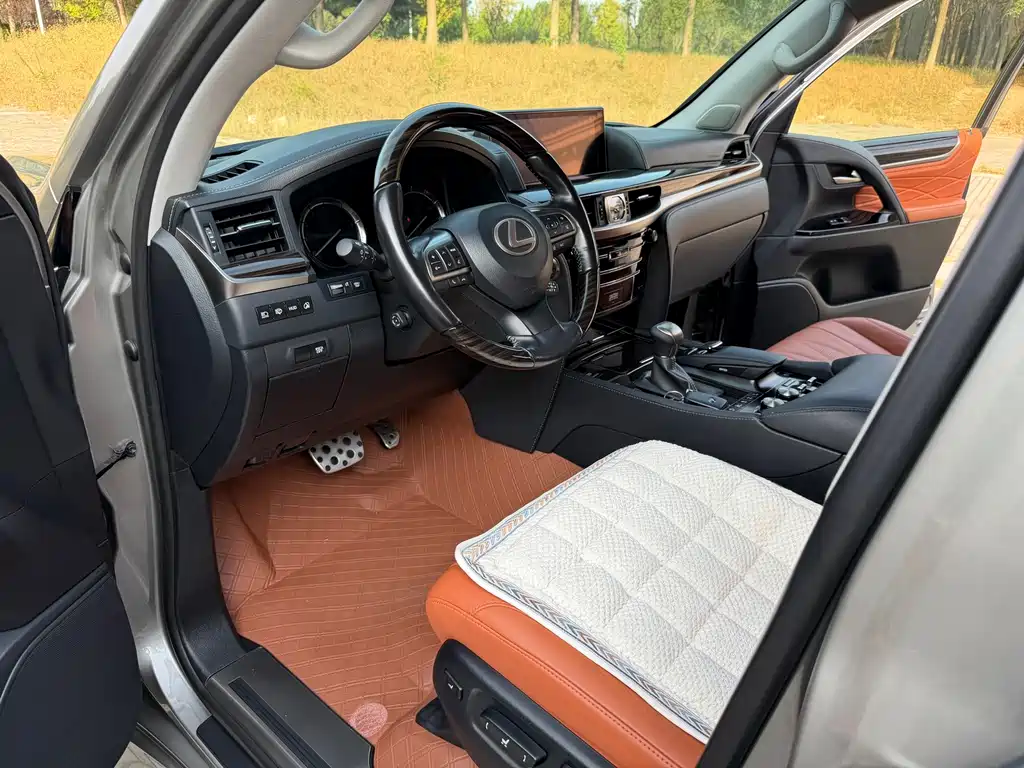 Lexus LX — миниатюра 11