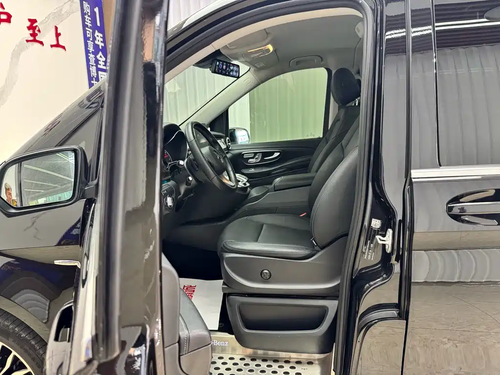 Mercedes-Benz V-Class — миниатюра 7