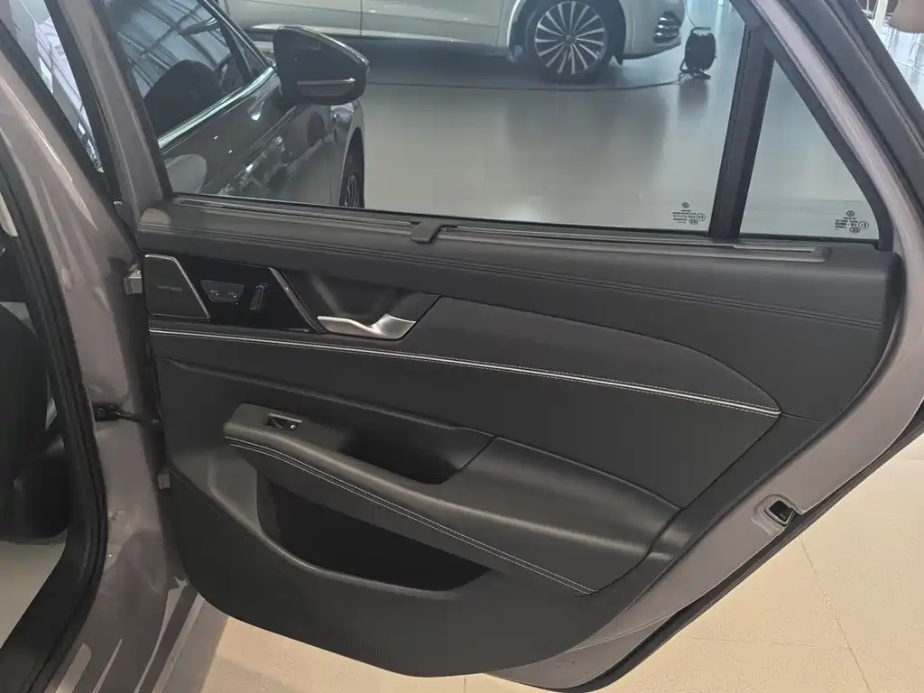Volkswagen Passat — миниатюра 13