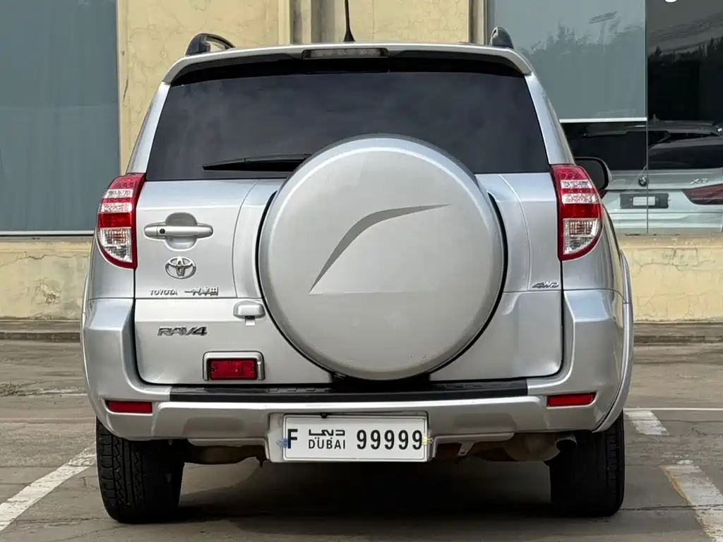 Toyota RAV4 — миниатюра 12