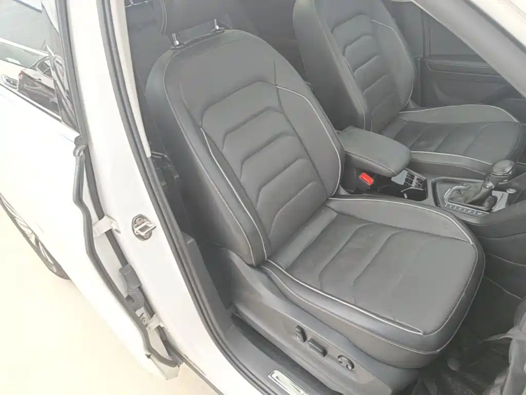 Volkswagen Tiguan L PHEV — миниатюра 25