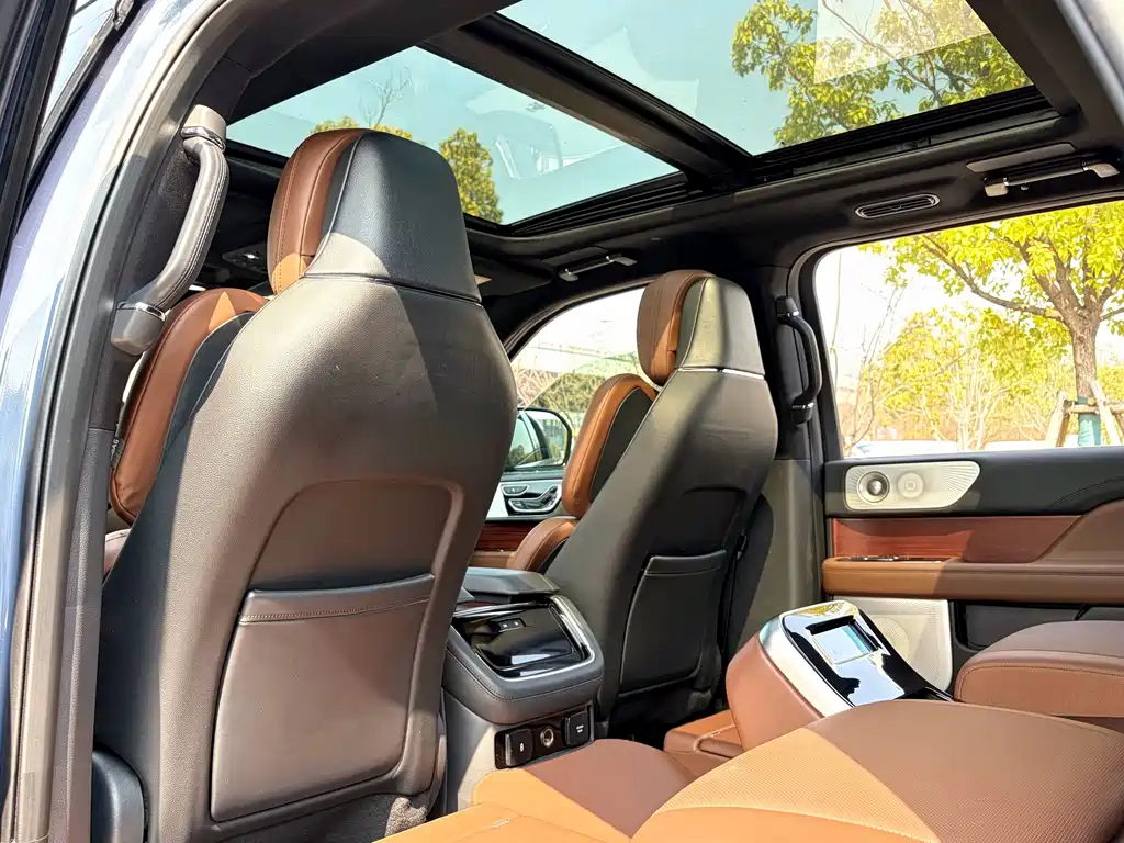 Lincoln Navigator — миниатюра 13