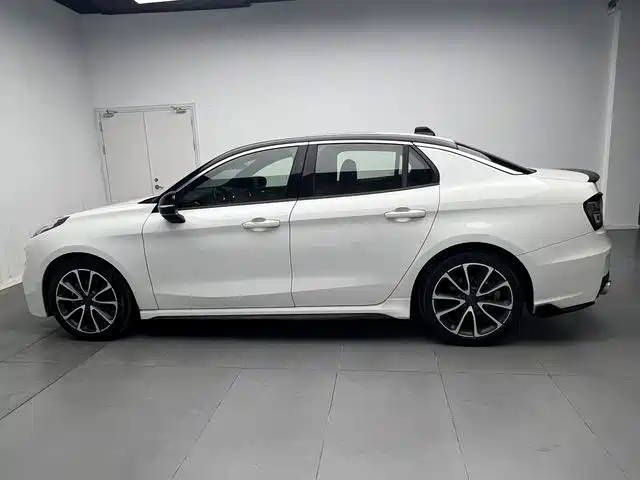 Lynk & Co 03 — миниатюра 14