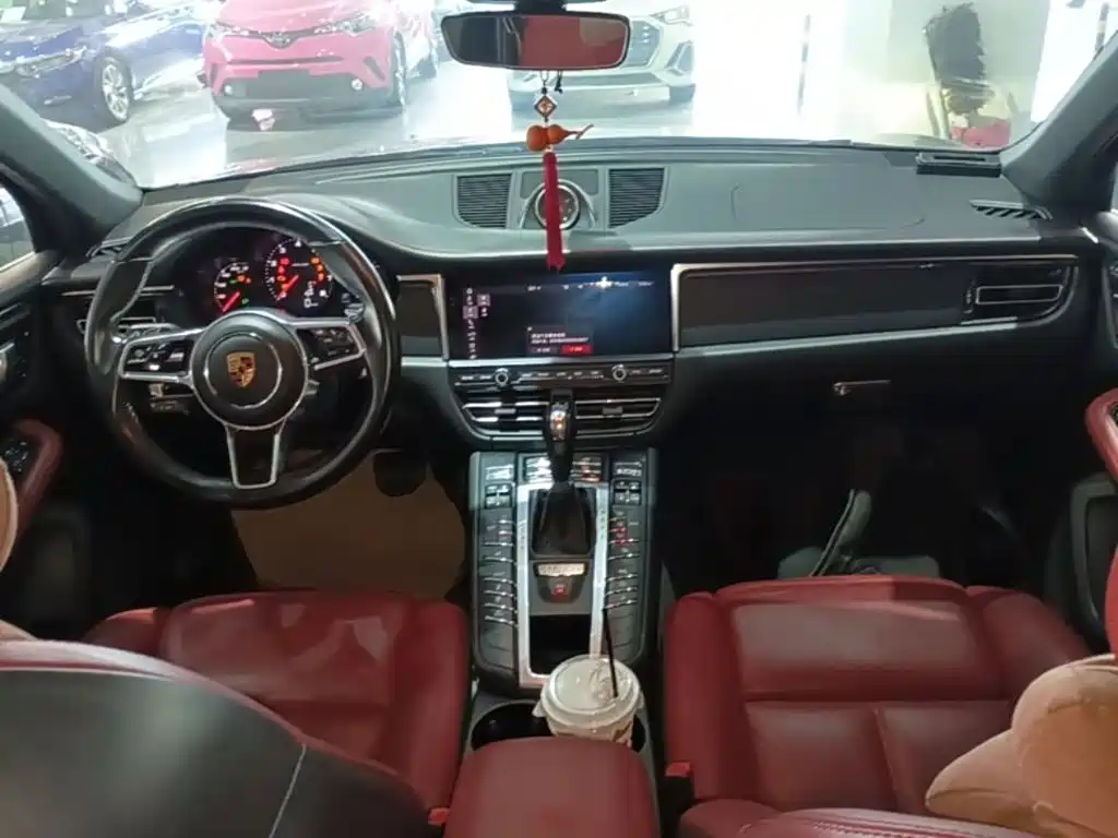 Porsche Macan — миниатюра 10