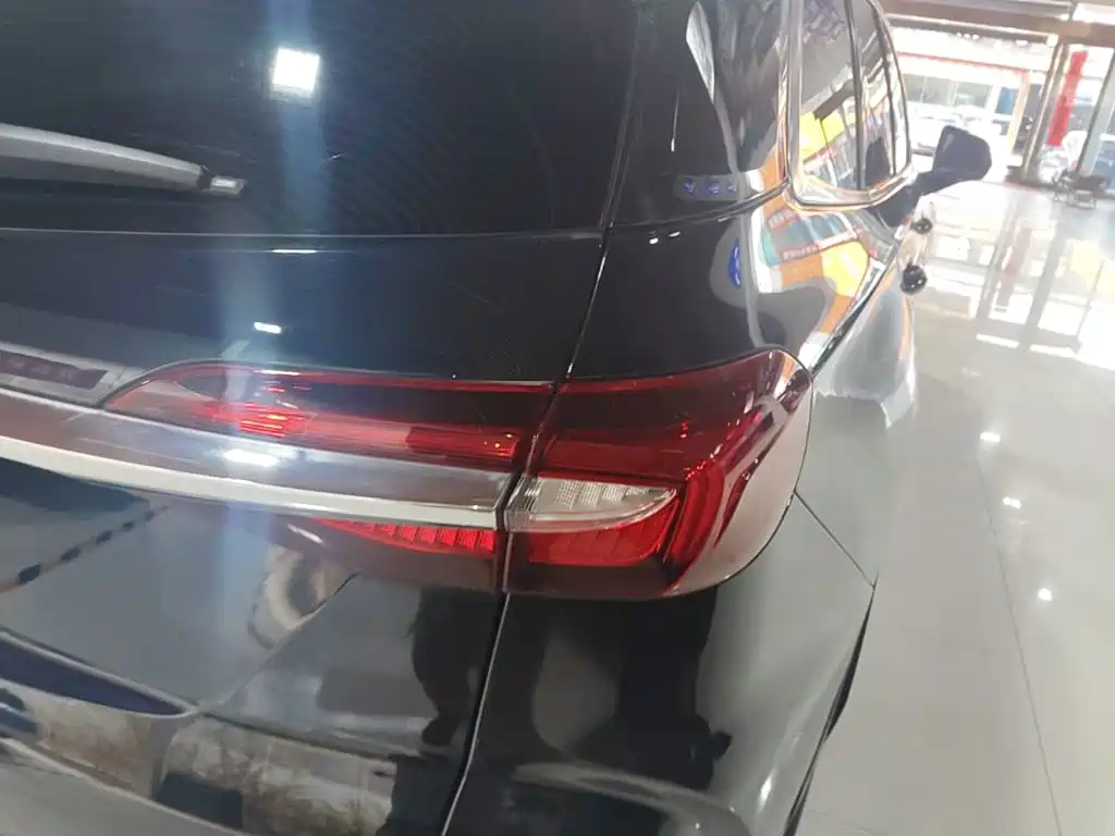 Buick Enclave — миниатюра 8