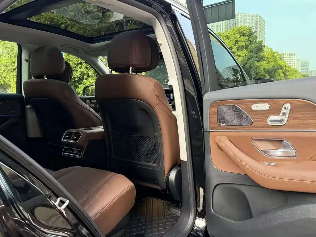 Mercedes-Benz GLE (Import) — миниатюра 12