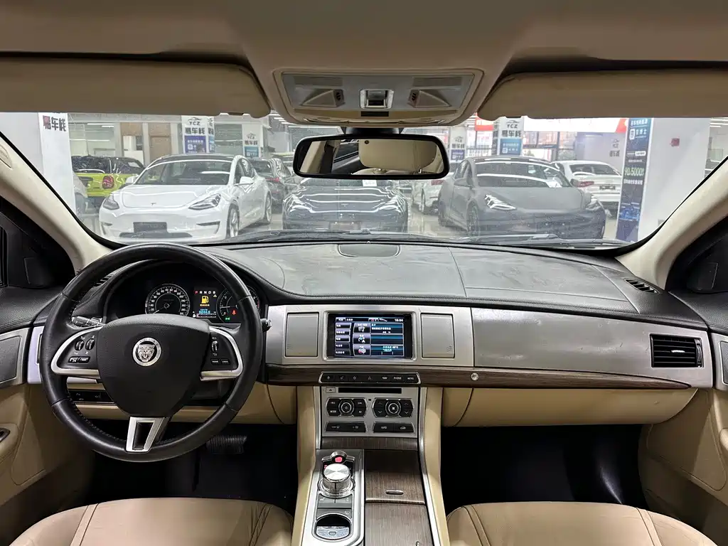 Jaguar XF — миниатюра 14