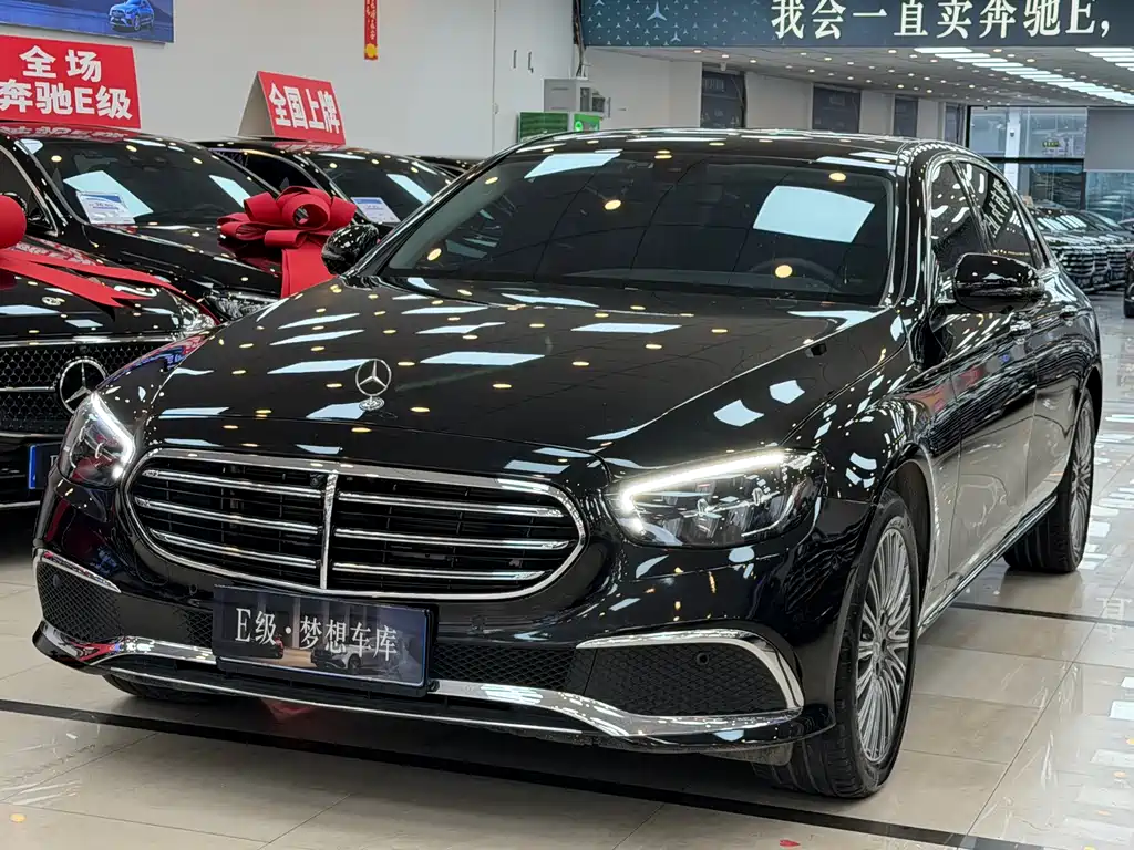 Mercedes-Benz E-Class — миниатюра 2
