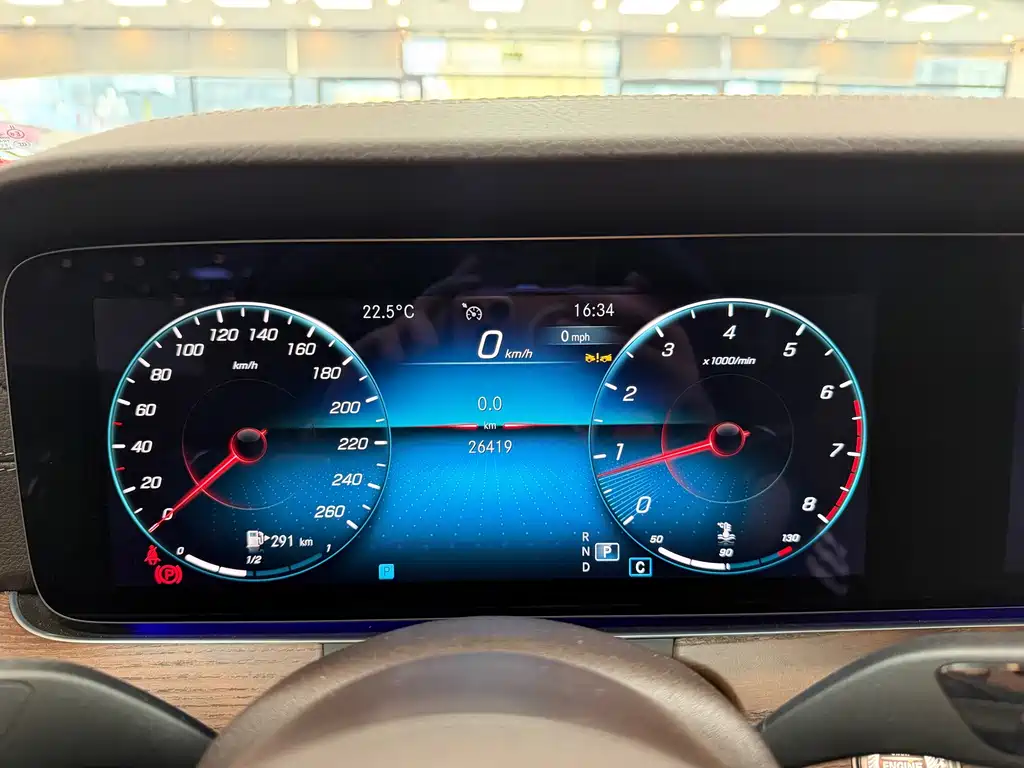 Mercedes-Benz E-Class — миниатюра 6