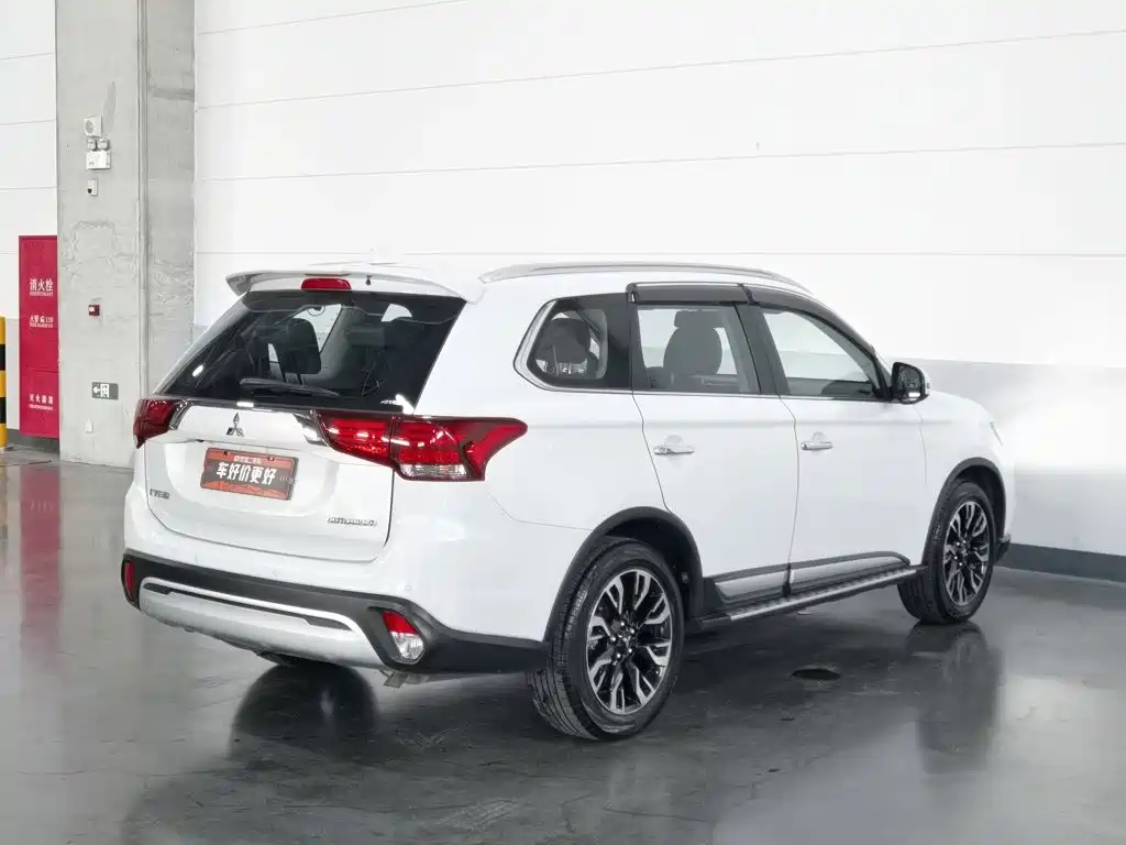 Mitsubishi Outlander — миниатюра 2