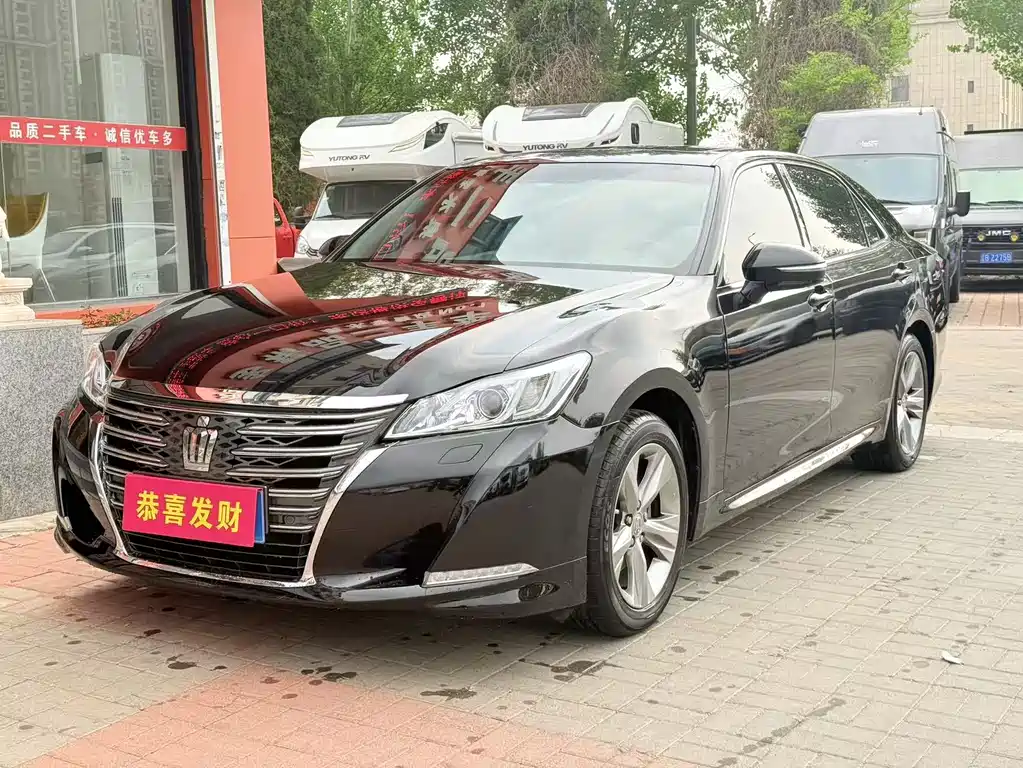 Toyota Crown 2017