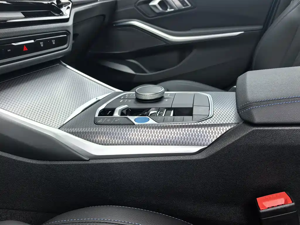 BMW i3 — миниатюра 11