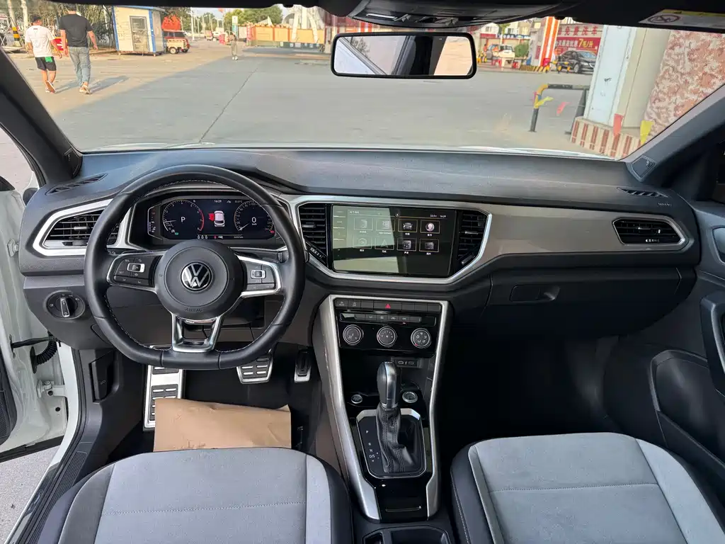 Volkswagen T-Roc — миниатюра 12