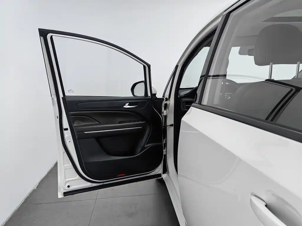 GAC Motor Trumpchi M6 — миниатюра 8