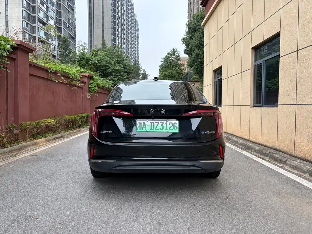 Hongqi Hongqi E-QM5 — миниатюра 8