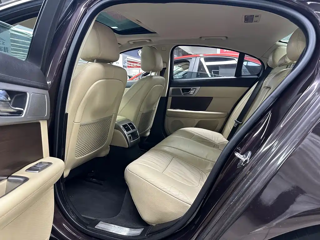 Jaguar XF — миниатюра 19