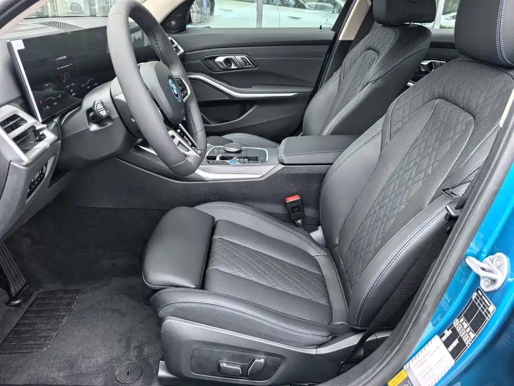 BMW i3 — миниатюра 6