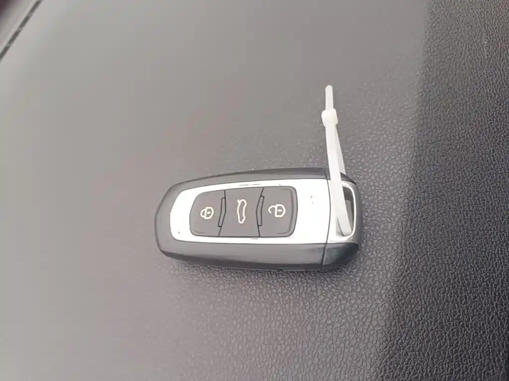 Geely Vision X3 — миниатюра 9