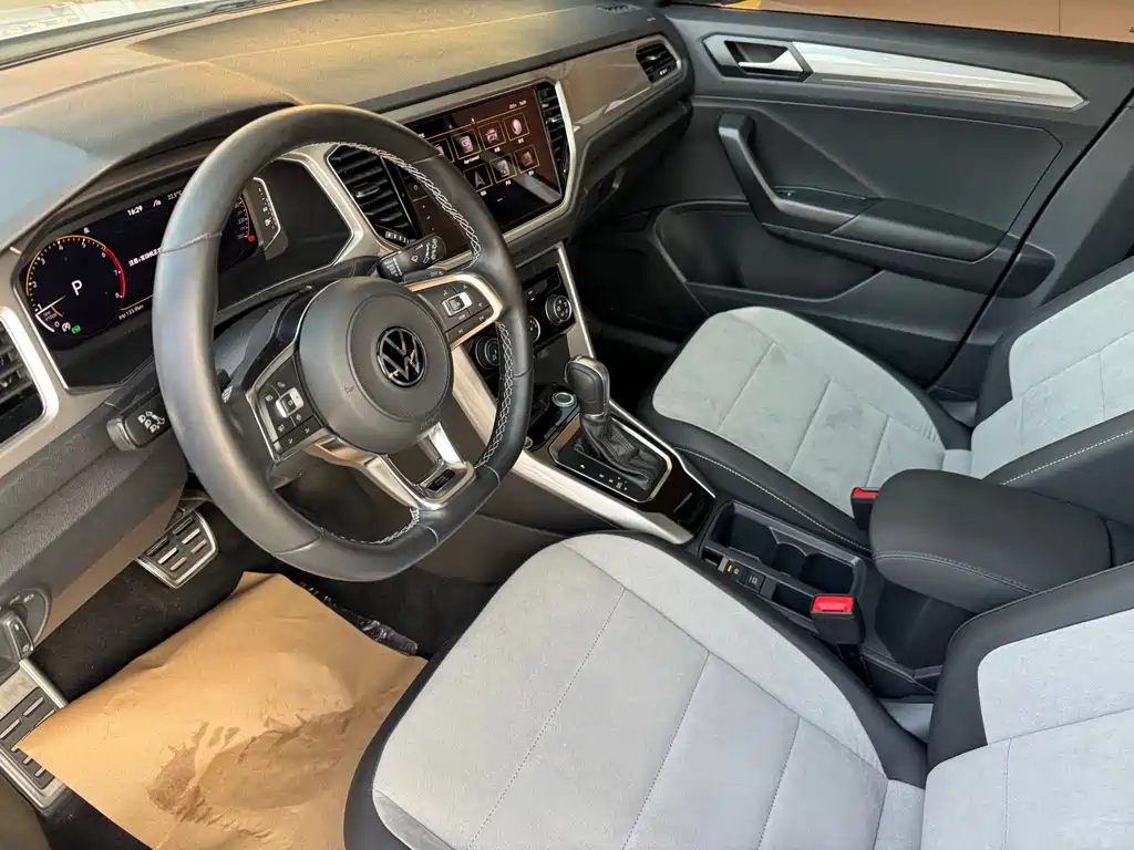 Volkswagen T-Roc — миниатюра 10