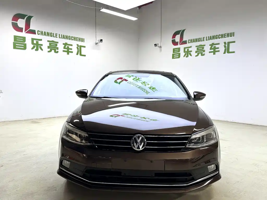 Volkswagen Sagitar 2017