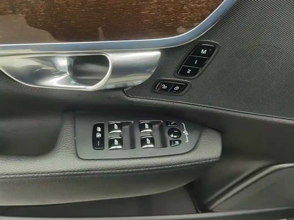 Volvo S90 — миниатюра 9