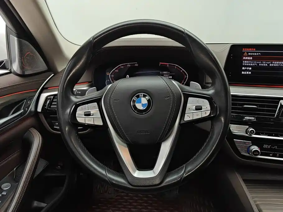 BMW 5 Series — миниатюра 15