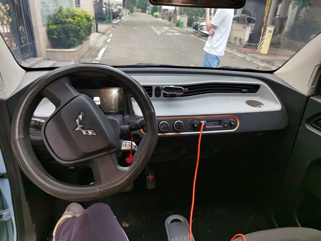 Wuling MINIEV — миниатюра 10