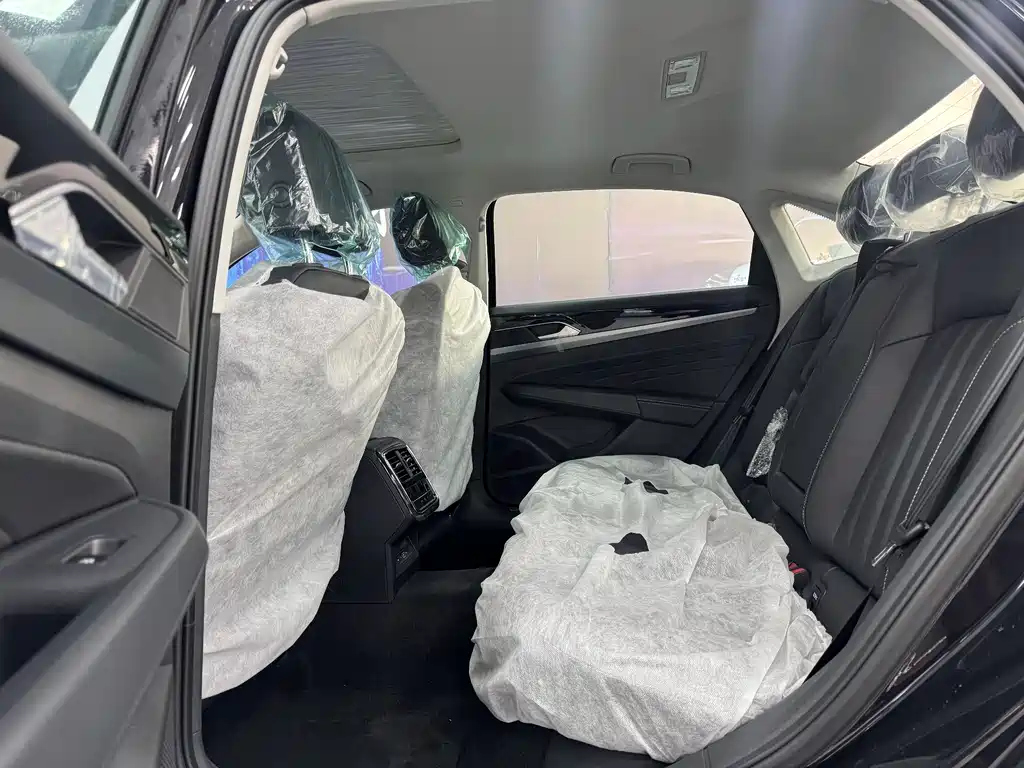 VOLKSWAGEN PASSAT NEW ENERGY